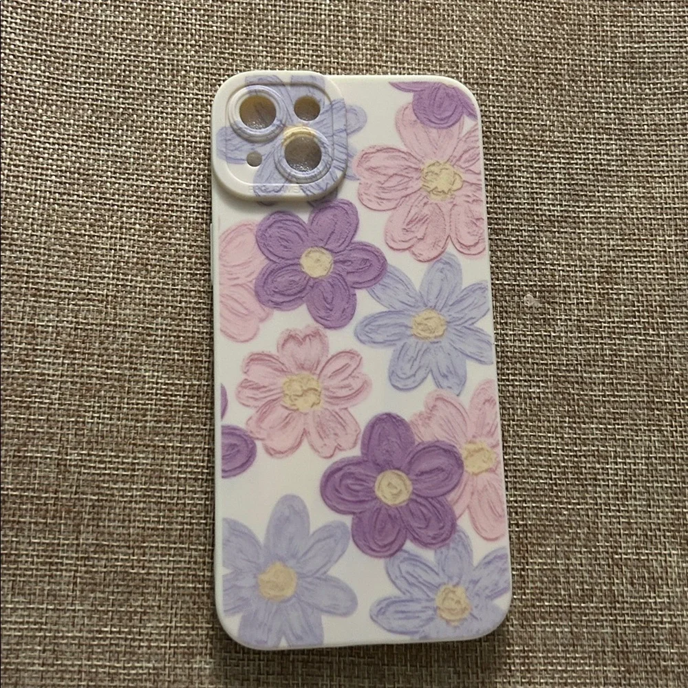 iPhone 14 Plus Case Cream W Flowers See description for compatible iPhones NWOT